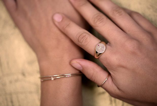 Zodiac Signet Ring Gold – Pisces / 6