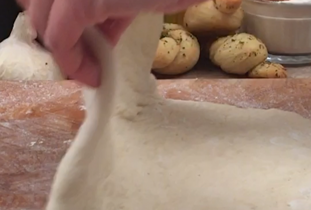 The Best Way to Eat Spaghetti & Garlic Knots