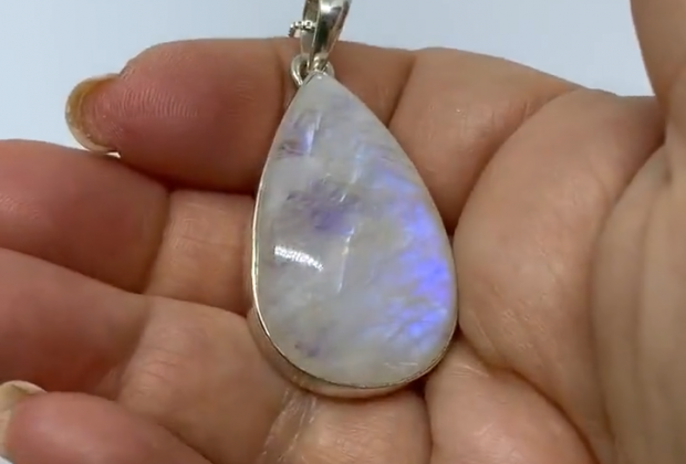 Moonstone jewelry necklace simple. Moonstone sterling silver necklace. Rainbow moonstone necklace.