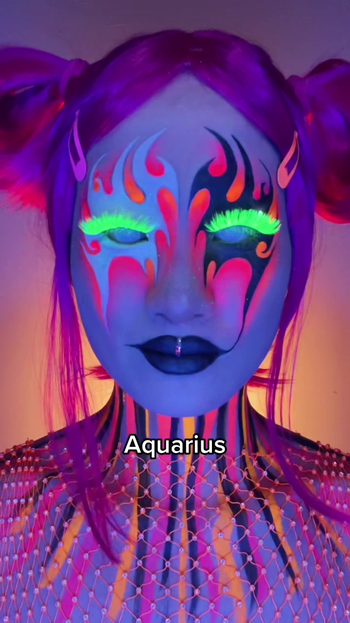 Who’s single as a pringle? Also what sign next?😭🥳 #fyp #foryou #clown #clownmakeup #zodiacmakeup #zodiacsigns #zodiacfacts #creativemakeup