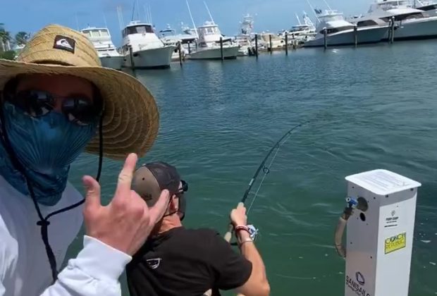 Like & comment for pt.2 ( DONT LET IT FLOP ) #CrucialCatch #BeConvincing #feelinggood #fyp #foryoupage #keywest #tarpon #fishing #viral