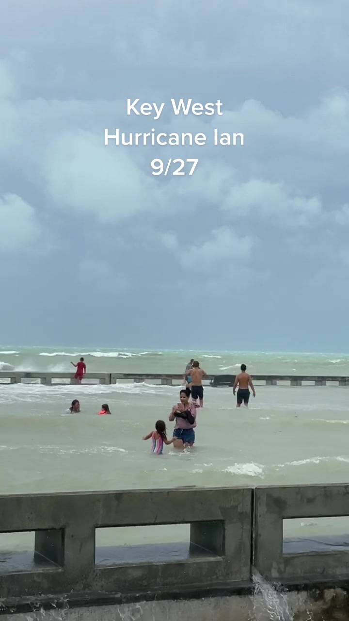 😬😅 #hurricaneian #keywest #hurricane #hurricanewatch #hurricanewarning #storm #florida #floridastorm #flooding #floridaman #hurricaneseason #hurricaneseason2022